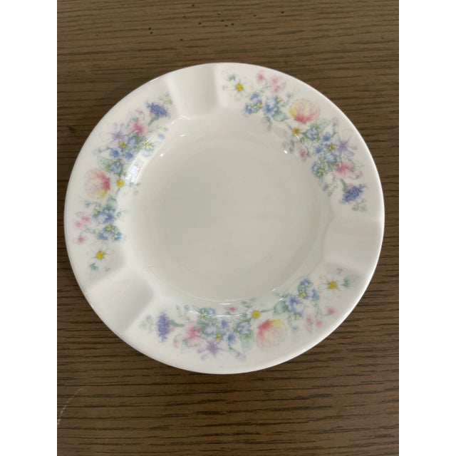 1960s 1960s Wedgewood Catchall For Sale - Image 5 of 5