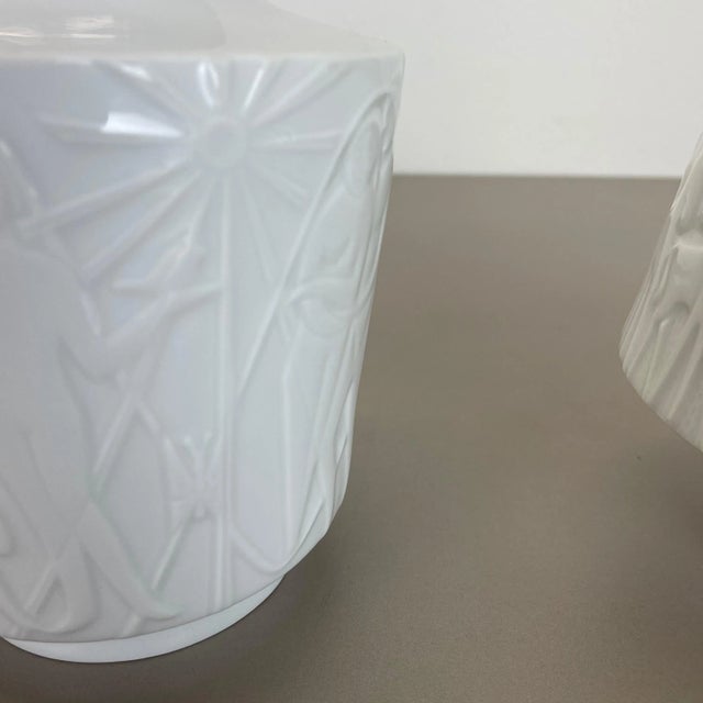 Ceramic Op Art Biscuit Porcelain Vases from Edelstein Bavaria, Germany, 1970s, Set of 2 For Sale - Image 7 of 18