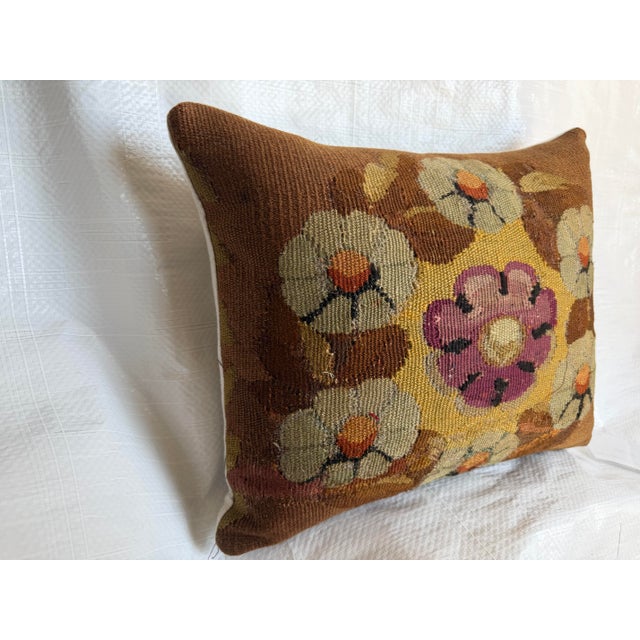 18th Century French Aubusson Wool Tapestry Pillow With Floral Medallion Style For Sale - Image 4 of 7