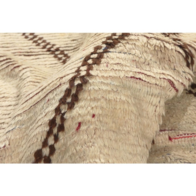 Vintage Azilal Moroccan Rug, 05'01 X 09'05 For Sale In Dallas - Image 6 of 10