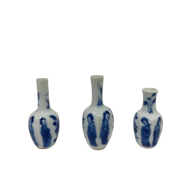 18th Century Chinese Porcelain Dollhouse Miniatures Blue and White Kangxi Vases Three miniature Chinese porcelain...