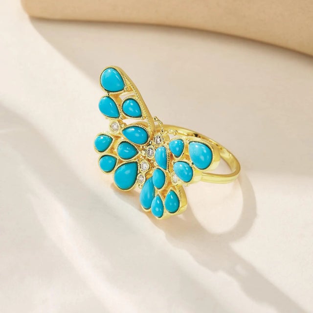 14K Yellow Gold Natural Turquoise｜Pear｜Eye Clean Turquoise CTW: 3.50 Natural Diamond Grade: G Color｜VS Clarity Diamond...