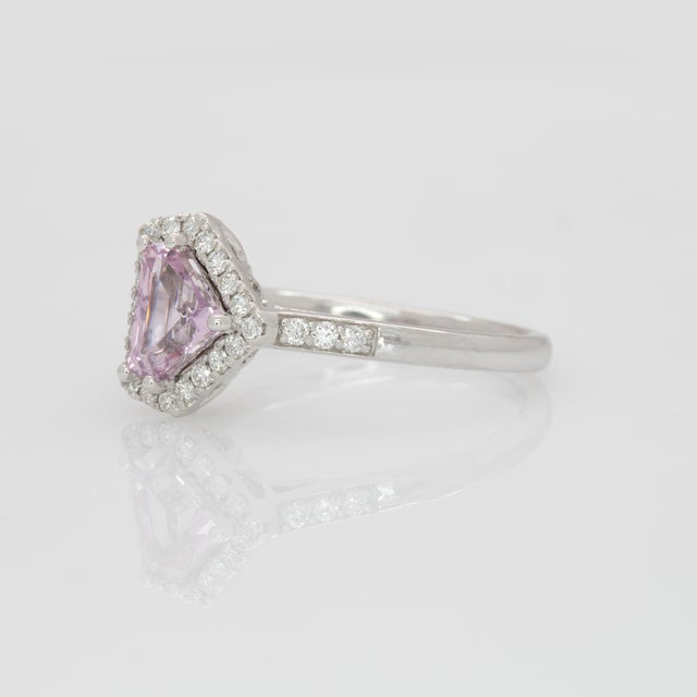 Pink Sapphire Ring With Earth Mined Diamonds Accents: Solid 14k Gold, Trillion, Size 6.75 For Sale In Columbus - Image 6 of 7