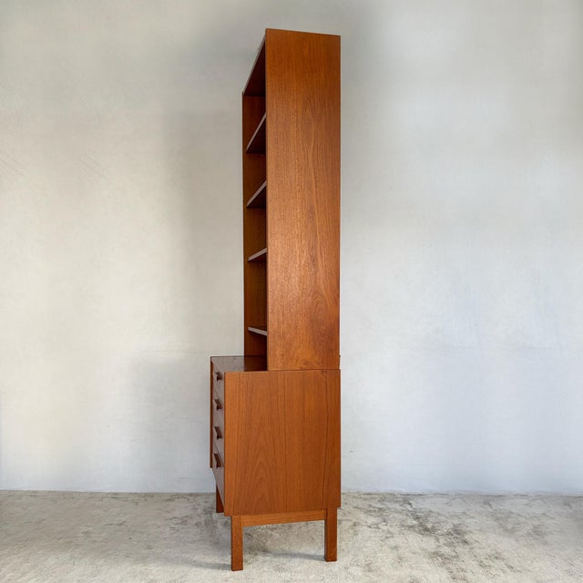 Domi Monté Teak Bookcase with Four-Drawer Chest by Nils Jonsson for Troeds, 1960s For Sale - Image 4 of 12