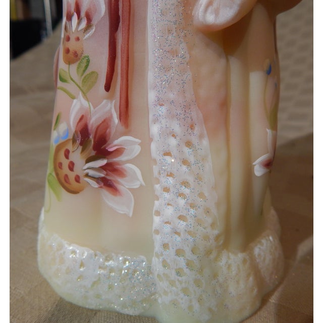 Fenton Art Glass Burmese Sculpture Santa Claus Figurine Serial #75 Hand Painted D. Fredrick For Sale - Image 9 of 15
