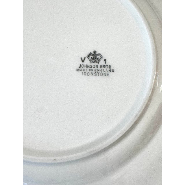 English Set of 2 Johnson Bros Heritage White Ironstone 10” Dinner Plates, Octagonal, Made in England For Sale - Image 3 of 9