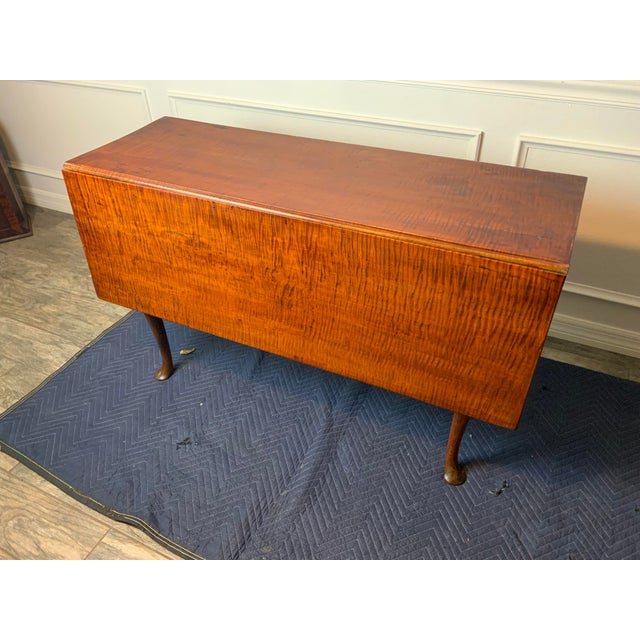 American Queen Anne Curly Maple Drop Leaf Table For Sale - Image 3 of 12