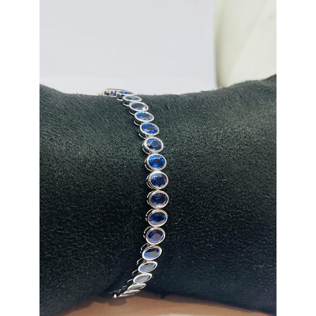 Elegant 18k Gold Blue Sapphire Bracelet, 17.38 Carats For Sale - Image 9 of 10