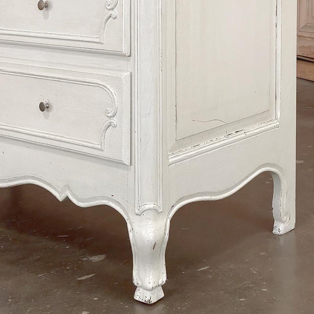 Antique Country French Painted Three-Drawer Commode ~ Chest of Drawers For Sale - Image 16 of 18