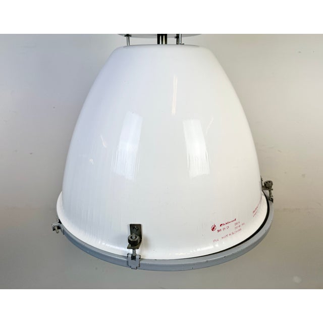 Large Industrial White Enamel Lamp with Clear Glass Cover from Elektrosvit, 1960s For Sale - Image 4 of 18