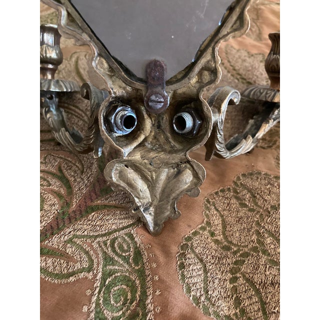 Ornate Vintage Brass Mirrored Wall Sconce - Hollywood Regency Style For Sale - Image 10 of 15