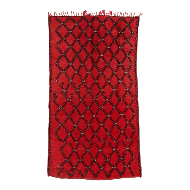 Vintage Red Beni Mrirt Moroccan Rug - 05'06 X 09'11 For Sale