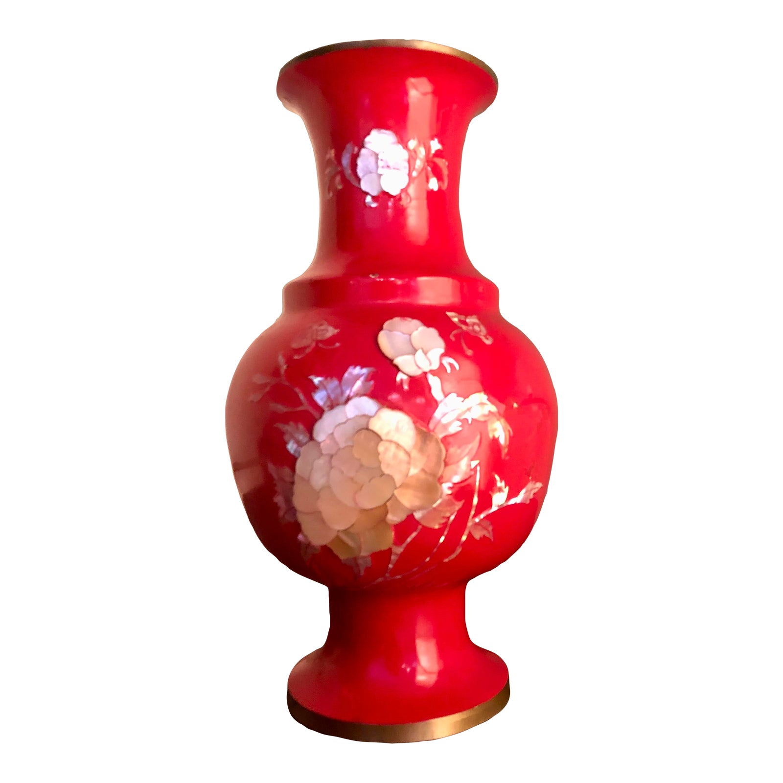 1970s Red Lacquer Enamel With Mother of Pearl Inlay Flower Design
