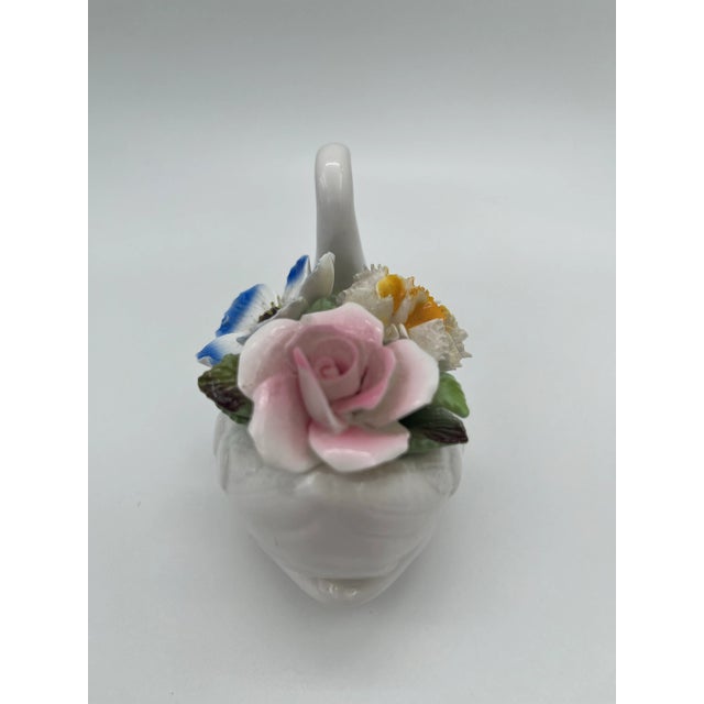 1980s 1980s Vintage Royale Stratford Staffordshire Capodimonte Style Swan With Flowers Figurine For Sale - Image 5 of 11