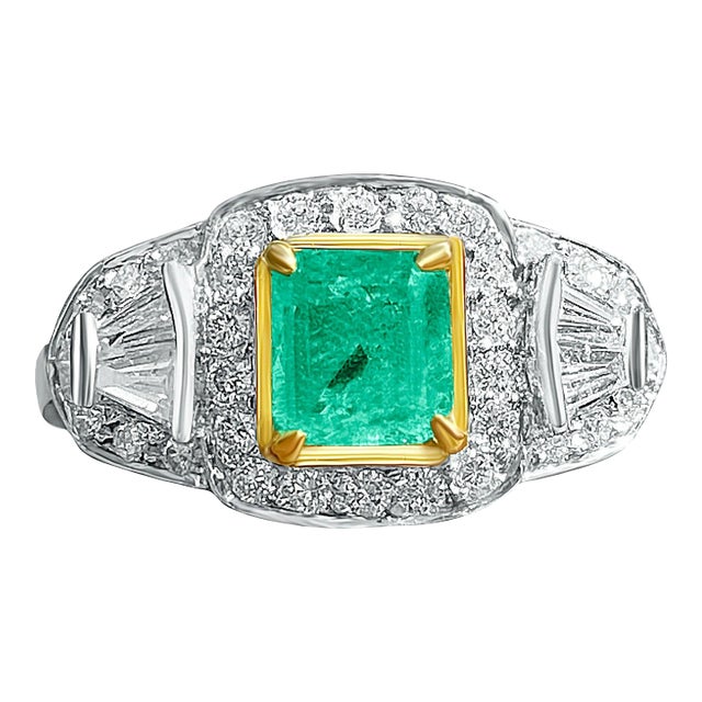 1.88 Carat TW Natural Colombian Emerald Cocktail in 18k White Gold Ring, Size 6 For Sale