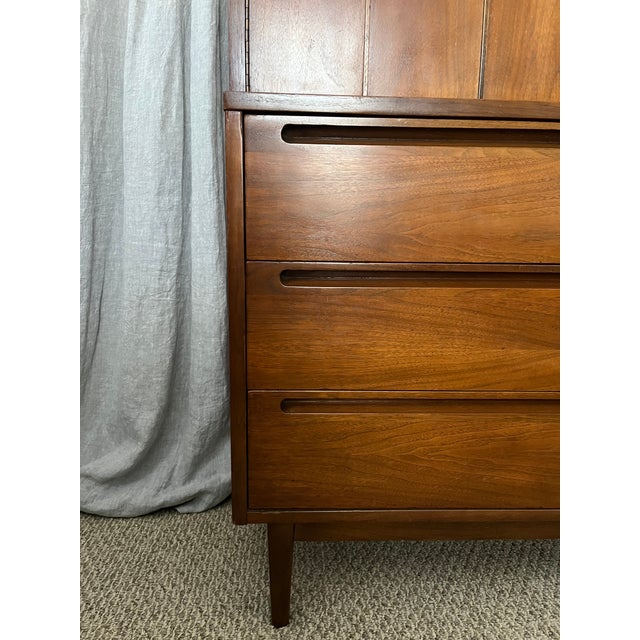 Mid-Century Modern Vintage Mid-Century Modern Highboy Dresser by American of Martinsville For Sale - Image 3 of 9