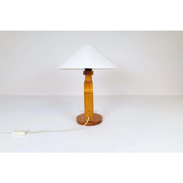 1970s Mid-Century Scandinavien Modern Sculptural Table Lamp in Pine, 1970s For Sale - Image 5 of 13