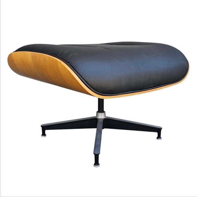 Mid-Century Modern Eames Leather Ottoman by Herman Miller For Sale In Los Angeles - Image 6 of 17