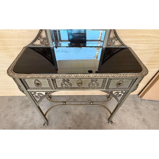 19th Century French Bronze Mirrored Dressing Table or Vanity with Mirror For Sale In Miami - Image 6 of 18