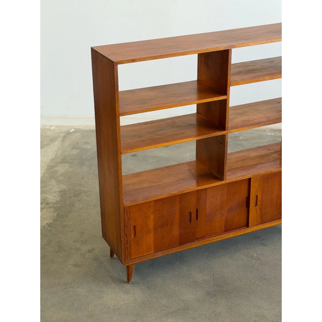 W42 D11 H42.5 SHELF H 9- 5.5 Gently restored aged pine shelving unit. Item has been recoated to extend life and preserve...