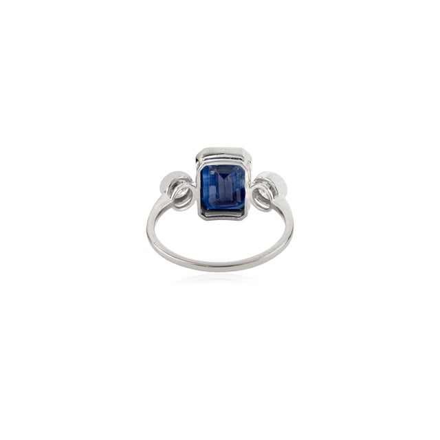 Metal Art Deco Style Natural 3.33 Ct Blue Sapphire & Diamond 18k Gold Three-Stone Ring Size 6.5 For Sale - Image 7 of 14