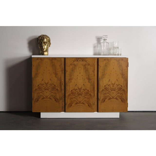 Mid-Century Modern Milo Baughman Burl Wood 2-Tone Credenza Buffet For Sale - Image 3 of 11