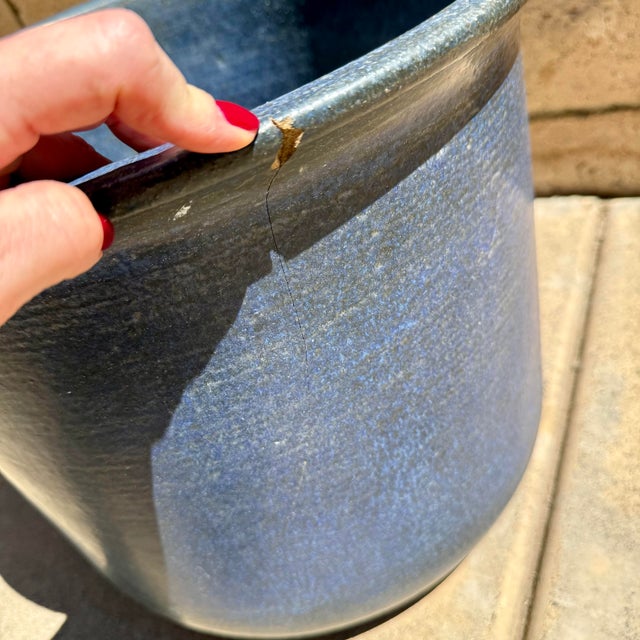 Ceramic Rare Mid Century Modern Blue Speckled Gainey Planter Pot W Damage Vintage MCM For Sale - Image 7 of 8