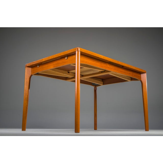 Brown Extendable Teak Dining Table by Henning Kjaernulf for Vejle Stole & Møbelfabrik For Sale - Image 8 of 14