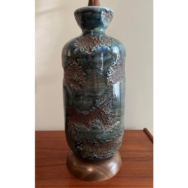 1960s Vintage Mid Century Modern Brutalist 1960s Blue Ceramic Lava Glaze Table Lamp For Sale - Image 5 of 12