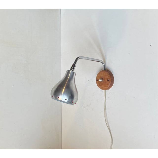 1950s Scandinavian Space Age Wall Lamp in Teak and Jewel Set Aluminum, 1950s For Sale - Image 5 of 9
