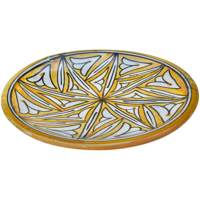 Late 19th Century Hand-Crafted Moroccan Ceramic Decorative Wall Plate For Sale In New York - Image 6 of 9