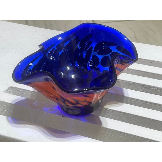 Mid-Century Modern Signed 2012 Somewhere Glass Hand-Blown 6" Handkerchief Vase - Cobalt & Orange For Sale - Image 3 of 6