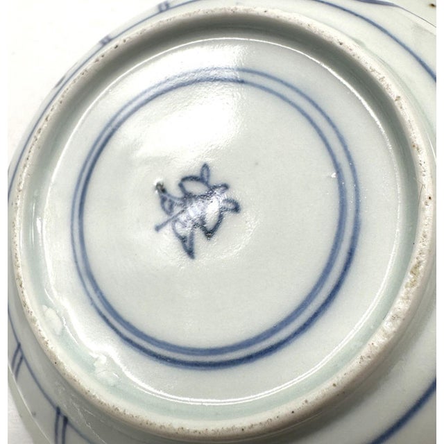 Rare Pair of 18th Century Chinese Export Blue and White Scalloped Bowls Long Eliza Motif For Sale - Image 15 of 15