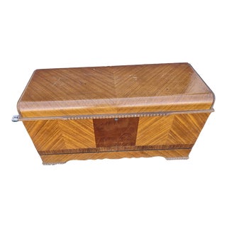 Late 20th Century Vintage Lane Waterfall Cedar Trunk - No Key For Sale