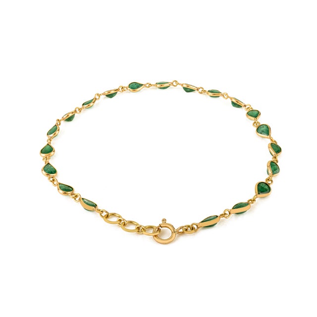 3.7 Carat Zambian Emerald Bracelet Crafted in 18k Yellow Gold Gift for Mom For Sale - Image 9 of 18