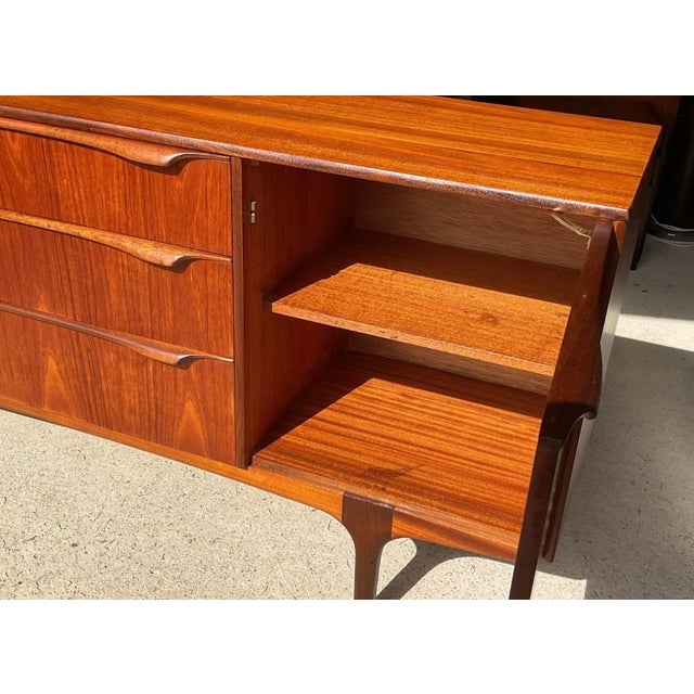 Brown Mid-Century Modern S Form Teak Sideboard from Sutcliffee-Todmorden, 1960s For Sale - Image 8 of 16