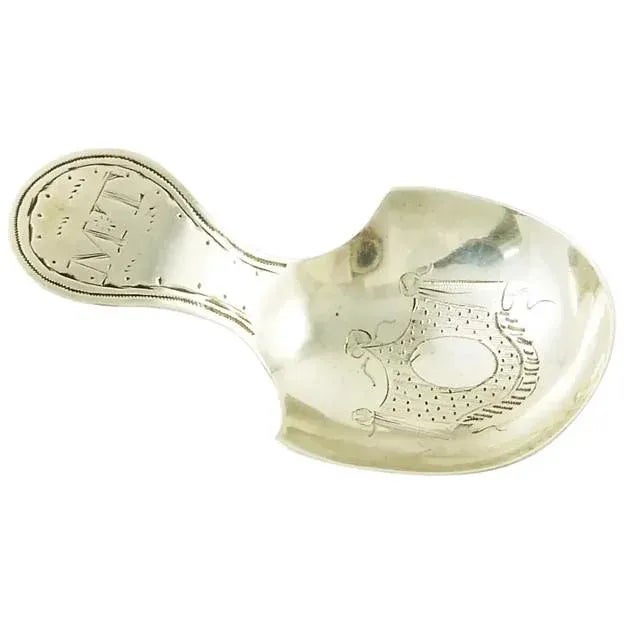 Antique Early 19th Century French Silver Tea Caddy Spoon with Bright Cut Engraving For Sale - Image 4 of 4