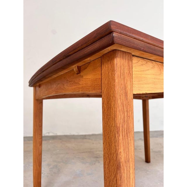 This rectangular dining table from Denmark is a beautiful mid-century classic, distinguished by its Scandinavian elegance...