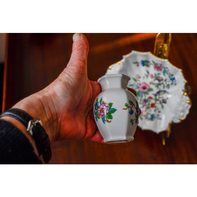 Chinoiserie 1970s Aynsley Pembroke Chinoiserie Dish and Bud Vase Set – Floral Porcelain Dresser Decor For Sale - Image 3 of 8