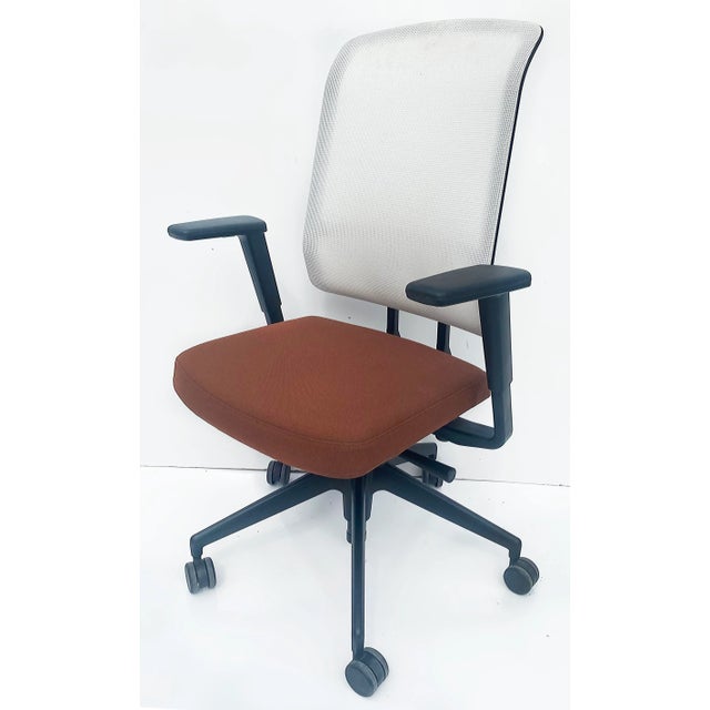 Vitra AM Fully Adjustable Ergonomic Office Chairs by Alberto Meda 2021 Offered for sale individually 4 Vitra brown...