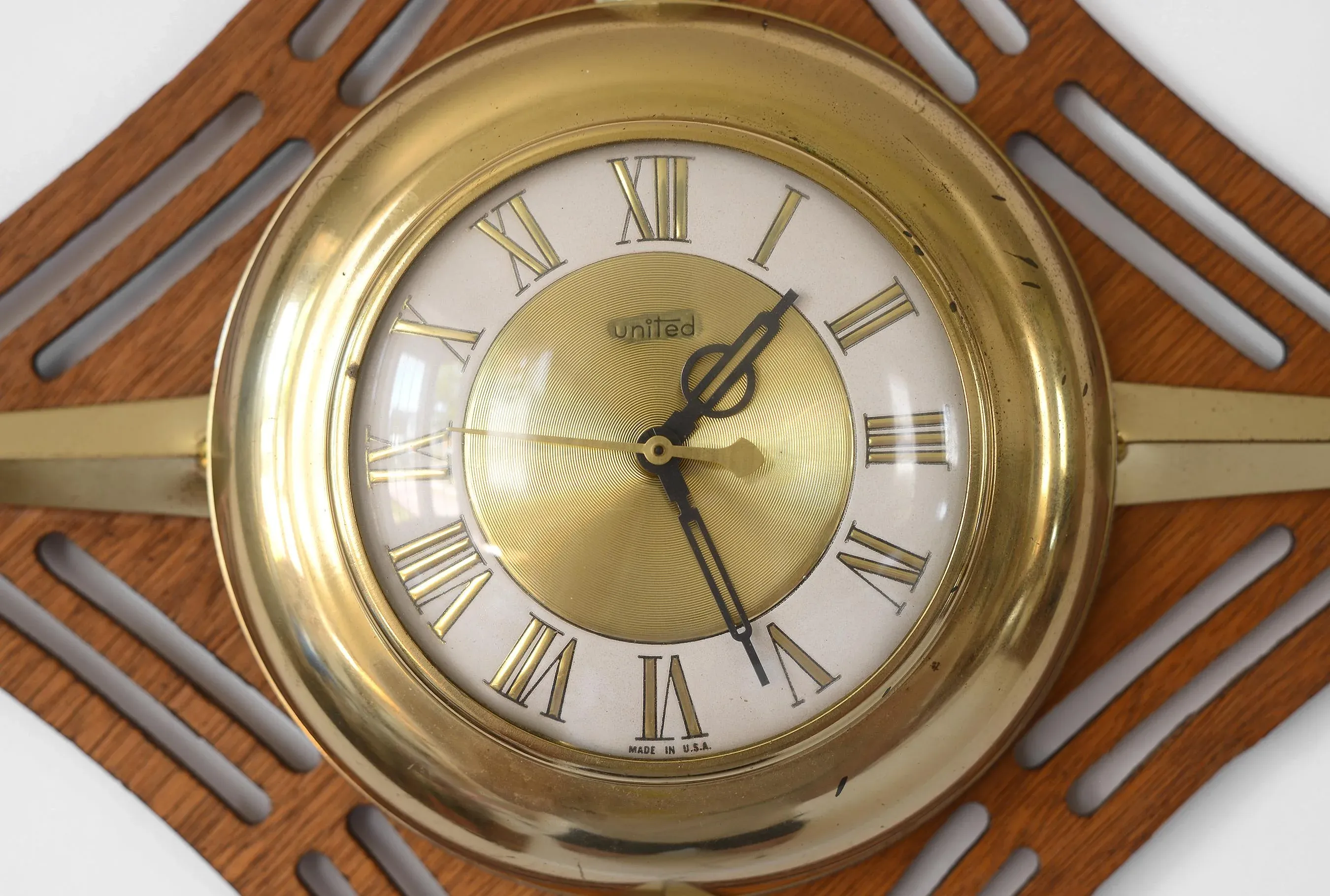 50s Wood＆Brass clock 1950s United Mid Century Laminated Teak & Brass Diamond-Shaped