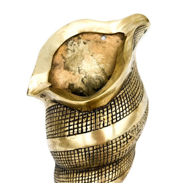 Vintage Oversized Brass Conch Shell Wall Pocket / Planter – Coastal / Hollywood Regency For Sale - Image 9 of 10