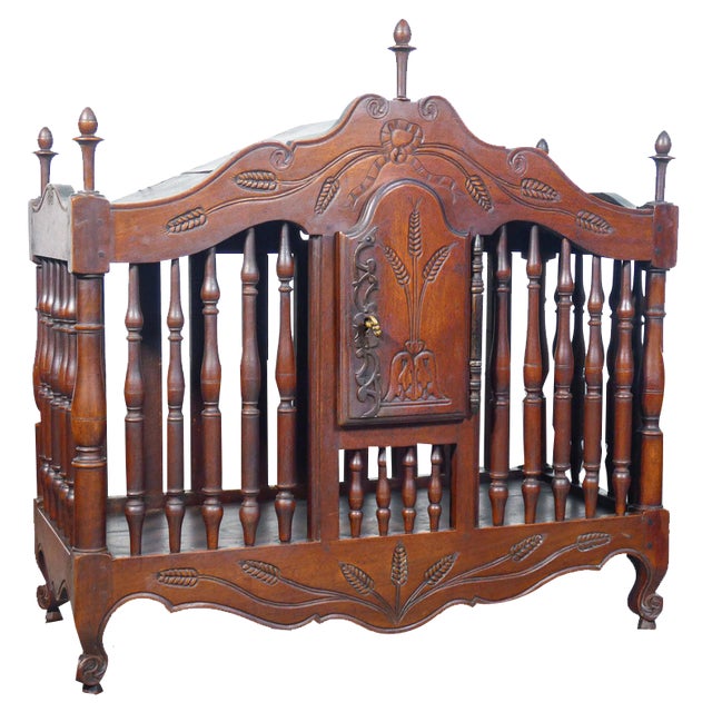 Walnut Bread Maker, 19th Century For Sale