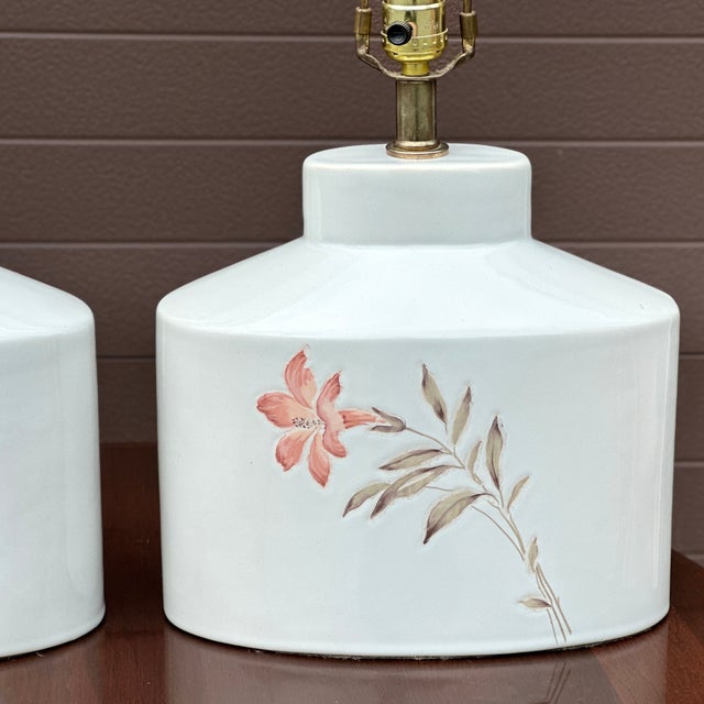 Vintage Mar-Kel Ceramic Floral Lily Table Lamps - a Pair For Sale - Image 4 of 12