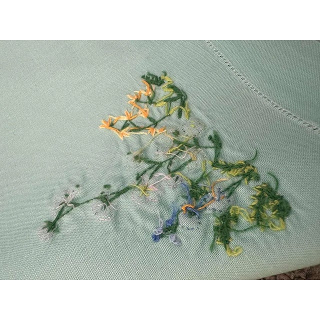 1930s Vintage Aqua Linen Guest Towel with Padded Satin Stitch Floral Embroidery, Single Turquoise Fingertip Towel, Art Deco Era Linen For Sale - Image 5 of 9