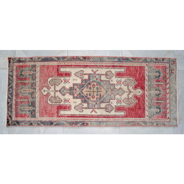 1970s Vintage Hand Knotted Small Rug For Sale - Image 6 of 8