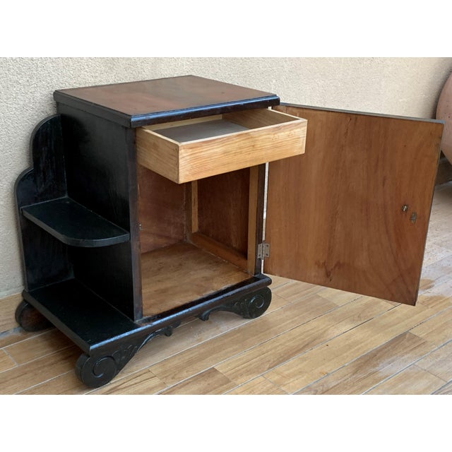 Early 20th Century Pair of Art Deco Side Cabinets or Nightstands with Ebonized Base and Burl Walnut For Sale - Image 9 of 18
