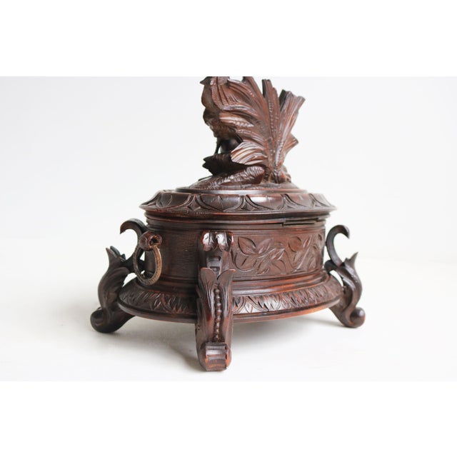 Swiss Oval Jewelry Box in Carved Walnut, 1880 For Sale - Image 11 of 13