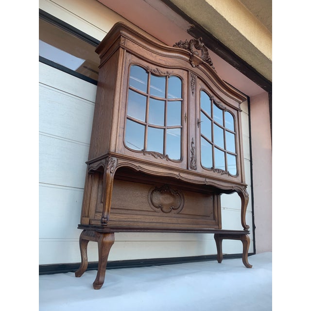 Metal Rocaille Display Cabinet in Cut Crystal Glass, 19th Century For Sale - Image 7 of 18