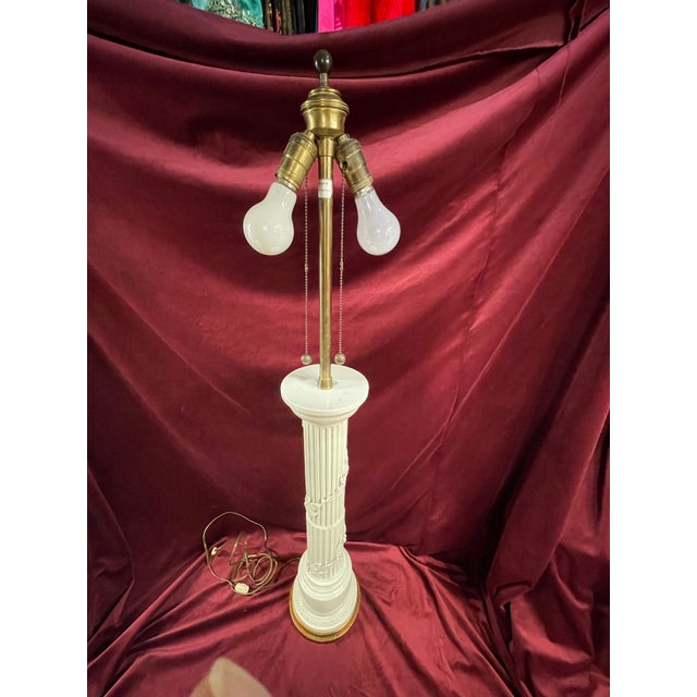 1950s 1950s Marbro Italian Ceramic Column Off White Hollywood Regency Lamp For Sale - Image 5 of 12